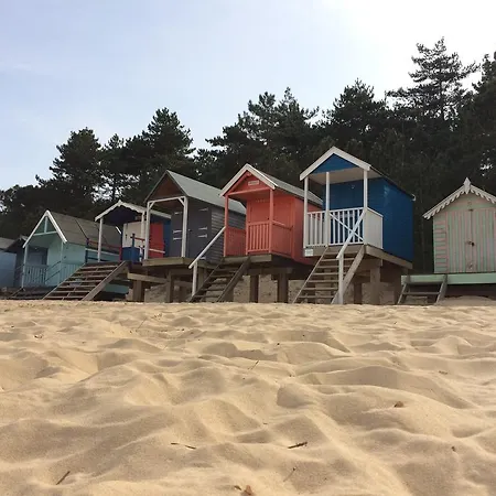 Mousetrap Villa Wells-next-the-Sea Exterior photo